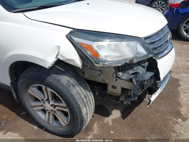 45043788 :رقم المزاد ، 1GNKRHKD9FJ273106 vin ، 2015 Chevrolet Traverse 2lt مزاد بيع