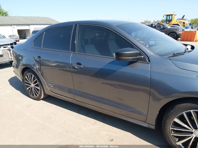 45043807 :رقم المزاد ، 3VWD17AJ2HM405653 vin ، 2017 Volkswagen Jetta 1.8t Sport مزاد بيع