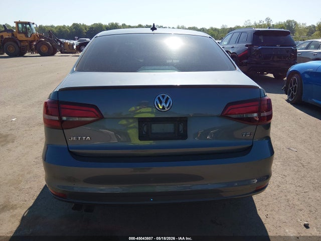 45043807 :رقم المزاد ، 3VWD17AJ2HM405653 vin ، 2017 Volkswagen Jetta 1.8t Sport مزاد بيع