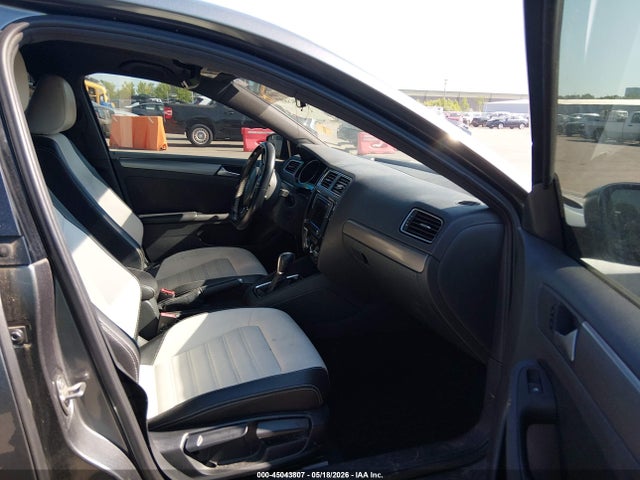 45043807 :رقم المزاد ، 3VWD17AJ2HM405653 vin ، 2017 Volkswagen Jetta 1.8t Sport مزاد بيع