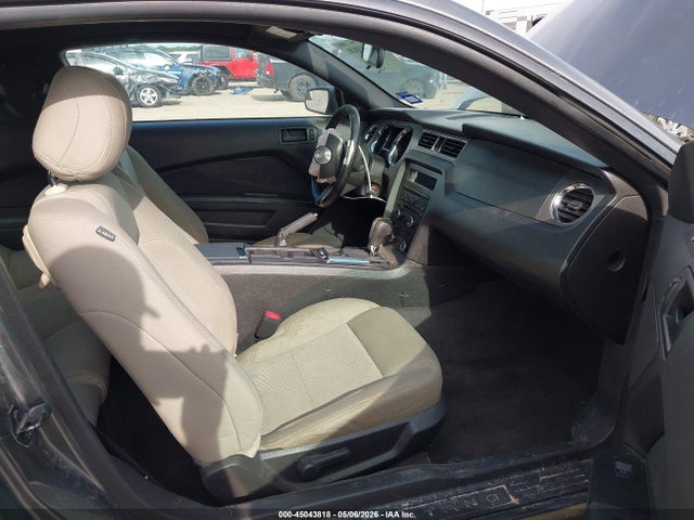 2013 Ford Mustang V6 მანქანა იყიდება აუქციონზე, vin: 1ZVBP8AM7D5226708, აუქციონის ნომერი: 45043818