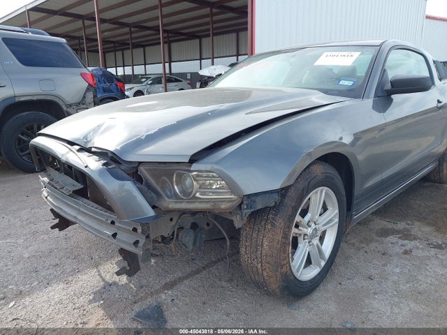2013 Ford Mustang V6 მანქანა იყიდება აუქციონზე, vin: 1ZVBP8AM7D5226708, აუქციონის ნომერი: 45043818
