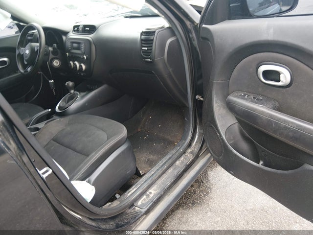 45043824 :رقم المزاد ، KNDJN2A24F7115394 vin ، 2015 Kia Soul مزاد بيع