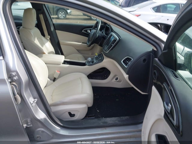 Chrysler 200 C 2015 1C3CCCCB6FN734015 Image 5