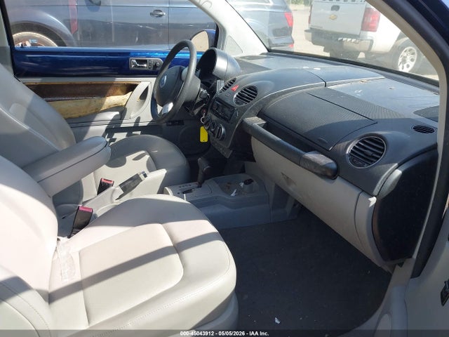 45043912 :رقم المزاد ، 3VWRW31C06M402328 vin ، 2006 Volkswagen New Beetle Coupe 2.5 (a6) مزاد بيع