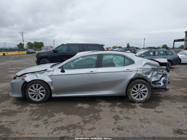 4T1R11AK0PU740124 Toyota CAMRY LE
