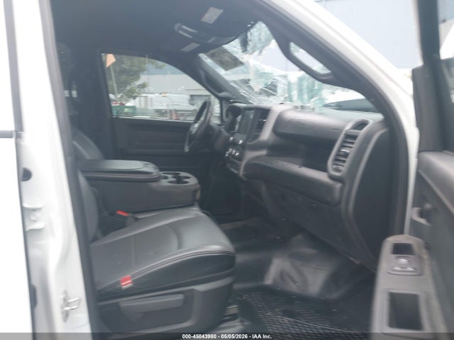 45043980 :رقم المزاد ، 3C7WRTCJ7RG246609 vin ، 2024 Ram 3500 Chassis Tradesman/slt/laramie/limited مزاد بيع