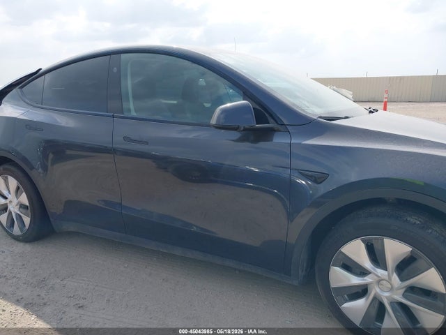 Продажа на аукционе авто 2024 Tesla Model Y Long Range Single Motor Rear-wheel Drive/rwd, vin: 7SAYGDED9RF092793, номер лота: 45043985