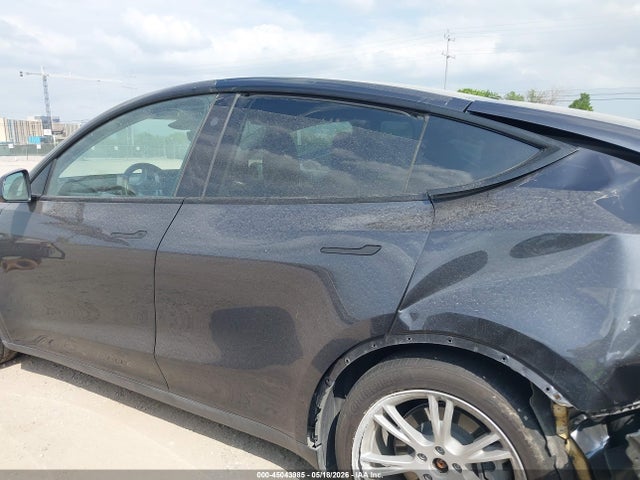 Продажа на аукционе авто 2024 Tesla Model Y Long Range Single Motor Rear-wheel Drive/rwd, vin: 7SAYGDED9RF092793, номер лота: 45043985