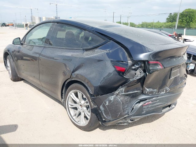 Продажа на аукционе авто 2024 Tesla Model Y Long Range Single Motor Rear-wheel Drive/rwd, vin: 7SAYGDED9RF092793, номер лота: 45043985