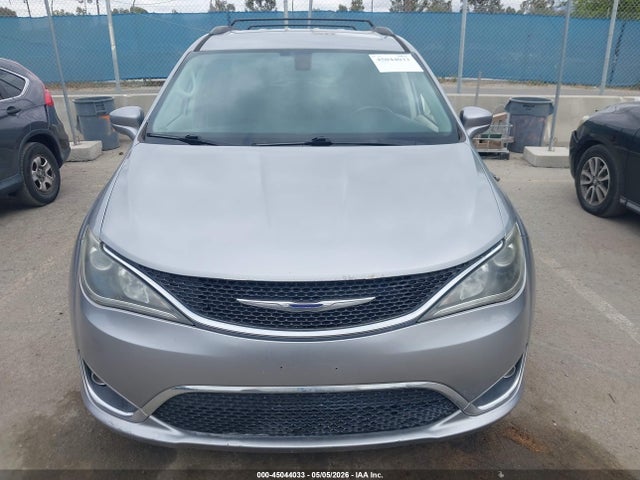 45044033 :رقم المزاد ، 2C4RC1BG1HR613227 vin ، 2017 Chrysler Pacifica Touring-l مزاد بيع
