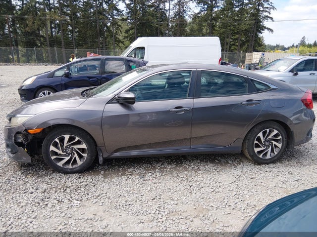 Продажа на аукционе авто 2018 Honda Civic Ex, vin: 2HGFC2F89JH502157, номер лота: 45044037