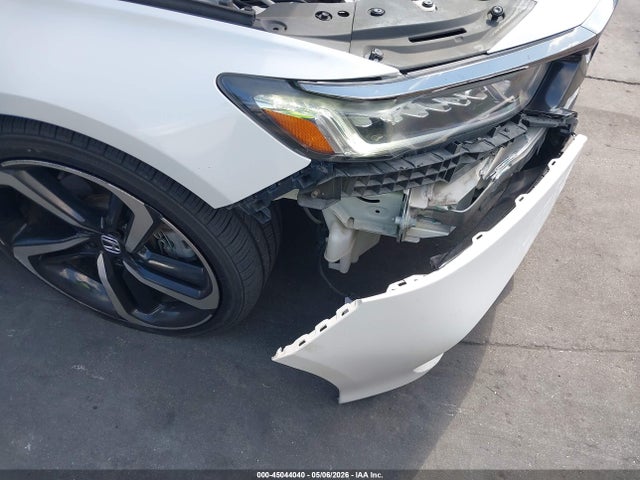 45044040 :رقم المزاد ، 1HGCV1F37JA139271 vin ، 2018 Honda Accord Sport مزاد بيع