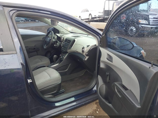 1G1JA5SH4F4118242 Chevrolet Sonic Ls Auto