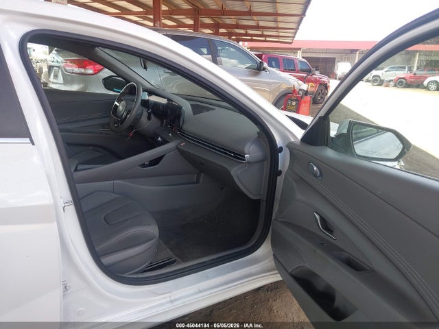 KMHLS4DG9SU031146 Hyundai Elantra Sel Convenience