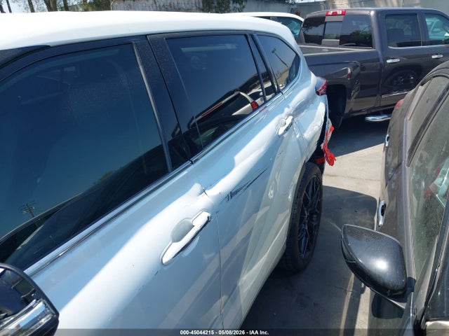 Продажа на аукционе авто 2022 Toyota Highlander Le, vin: 5TDZZRAH5NS106986, номер лота: 45044215