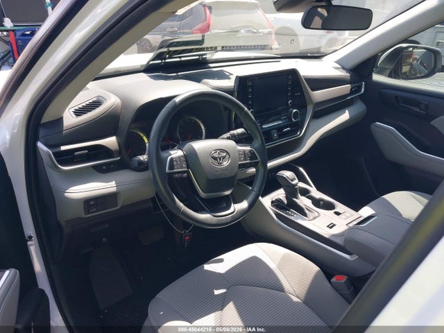 Продажа на аукционе авто 2022 Toyota Highlander Le, vin: 5TDZZRAH5NS106986, номер лота: 45044215