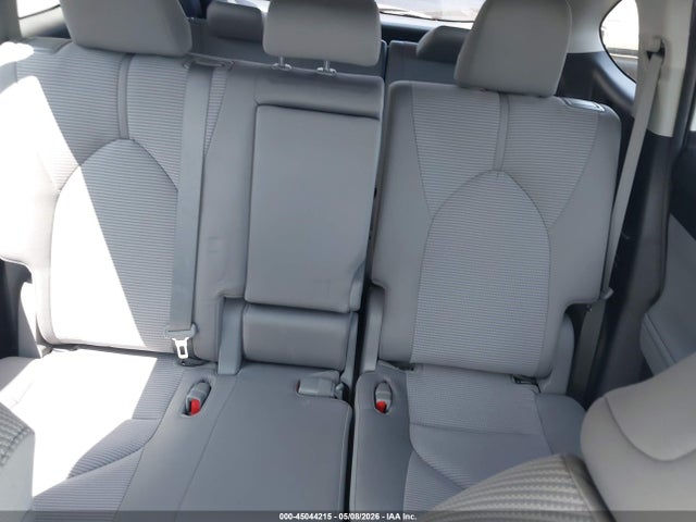 Продажа на аукционе авто 2022 Toyota Highlander Le, vin: 5TDZZRAH5NS106986, номер лота: 45044215