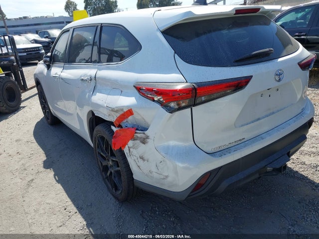 Продажа на аукционе авто 2022 Toyota Highlander Le, vin: 5TDZZRAH5NS106986, номер лота: 45044215