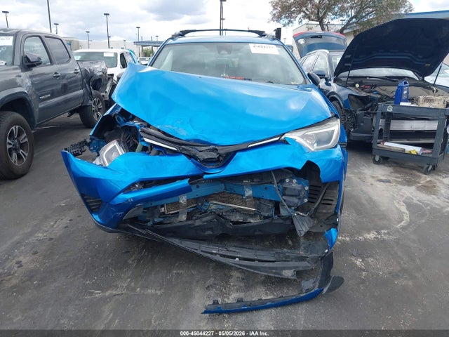 Aukcja sprzedaży 2017 Toyota Rav4 Le, vin: JTMBFREV3HJ148472, numer aukcji: 45044227