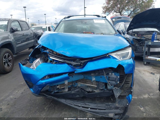 Aukcja sprzedaży 2017 Toyota Rav4 Le, vin: JTMBFREV3HJ148472, numer aukcji: 45044227