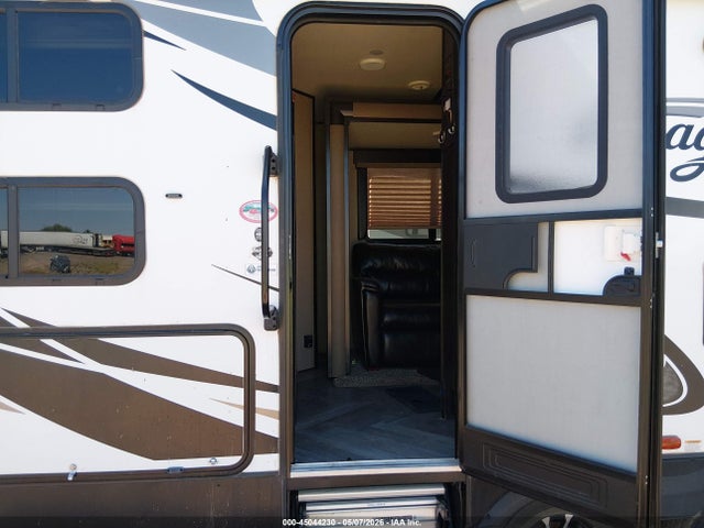 Grand Design Travel Trailer 2018 573TE3222J6606924 Image 5