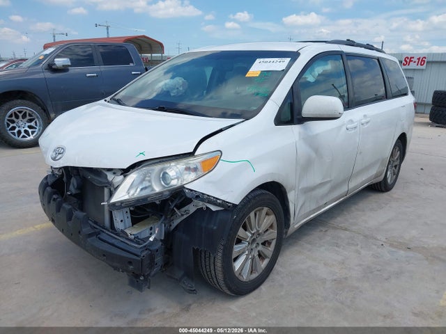 Toyota Sienna Le 7 Passenger 2015 5TDJK3DC2FS122286 Image 2