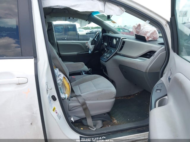Toyota Sienna Le 7 Passenger 2015 5TDJK3DC2FS122286 Image 5