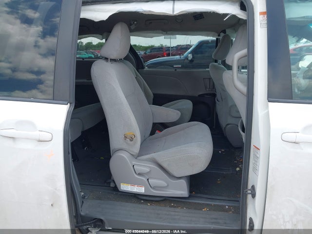 Toyota Sienna Le 7 Passenger 2015 5TDJK3DC2FS122286 Image 8
