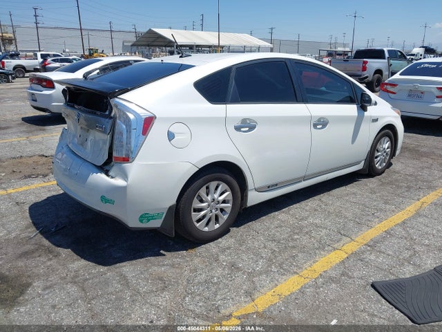Toyota Prius Plug-in Advanced 2015 JTDKN3DPXF3066596 Image 4