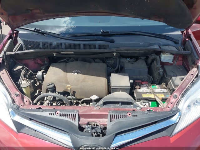 5TDKZ3DC4KS009918 Toyota Sienna Le 8 Passenger