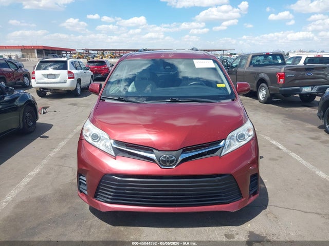 5TDKZ3DC4KS009918 Toyota Sienna Le 8 Passenger