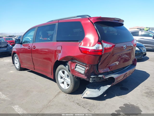 5TDKZ3DC4KS009918 Toyota Sienna Le 8 Passenger
