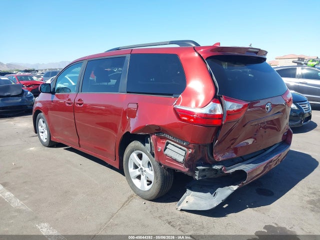 5TDKZ3DC4KS009918 Toyota Sienna Le 8 Passenger