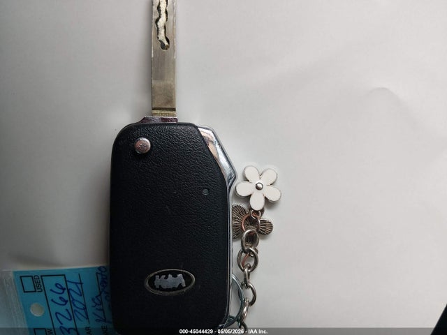 5XYRG4LCXMG046175 KIA SORENTO LX