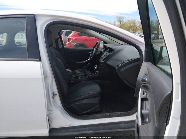 2013 Ford Focus Se მანქანა იყიდება აუქციონზე, vin: 1FADP3K25DL185010, აუქციონის ნომერი: 45044437