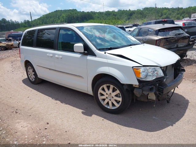 Продажа на аукционе авто 2015 Chrysler Town & Country Touring, vin: 2C4RC1BGXFR561352, номер лота: 45044519