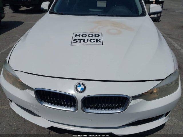 2013 Bmw 328i მანქანა იყიდება აუქციონზე, vin: WBA3C1C53DK103700, აუქციონის ნომერი: 45044567