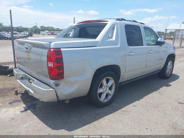 45044644 :رقم المزاد ، 3GNMCGE06BG399383 vin ، 2011 Chevrolet Avalanche 1500 Ltz مزاد بيع