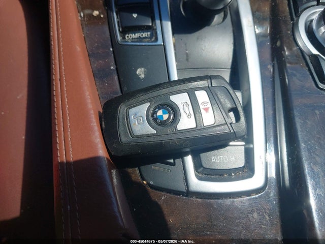 2013 Bmw 528i Xdrive მანქანა იყიდება აუქციონზე, vin: WBAXH5C55DD113904, აუქციონის ნომერი: 45044675