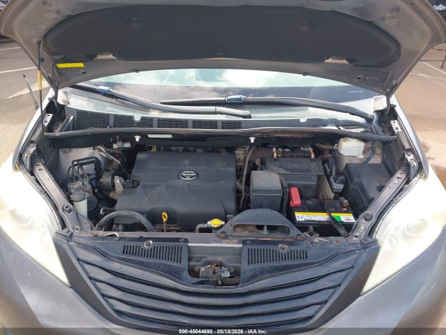 45044690 :رقم المزاد ، 5TDZK3DC8CS180854 vin ، 2012 Toyota Sienna Base V6 7 Passenger مزاد بيع