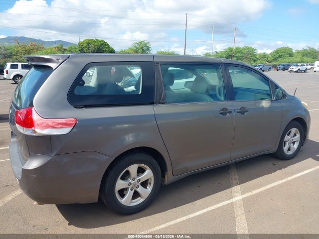 45044690 :رقم المزاد ، 5TDZK3DC8CS180854 vin ، 2012 Toyota Sienna Base V6 7 Passenger مزاد بيع