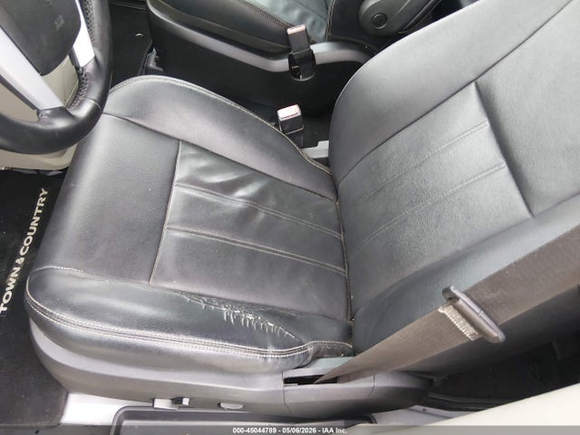 2014 Chrysler Town & Country Touring მანქანა იყიდება აუქციონზე, vin: 2C4RC1BG9ER207997, აუქციონის ნომერი: 45044789