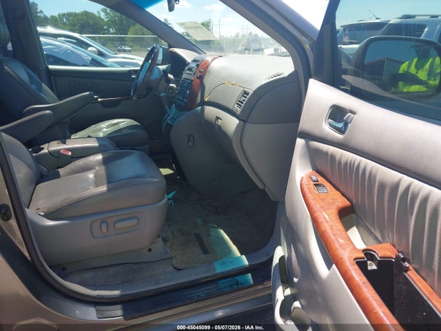 2005 Toyota Sienna Xle Limited მანქანა იყიდება აუქციონზე, vin: 5TDZA22C75S262755, აუქციონის ნომერი: 45045099
