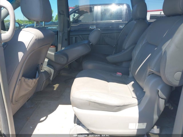 2005 Toyota Sienna Xle Limited მანქანა იყიდება აუქციონზე, vin: 5TDZA22C75S262755, აუქციონის ნომერი: 45045099