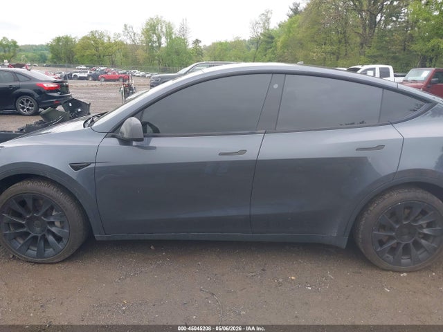 Продаж на аукціоні авто 2022 Tesla Model Y Long Range Dual Motor All-wheel Drive, vin: 7SAYGDEEXNA009162, номер лоту: 45045208