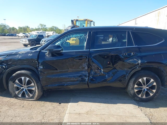 Продажа на аукционе авто 2021 Toyota Highlander Xle, vin: 5TDHZRBH8MS095510, номер лота: 45045279