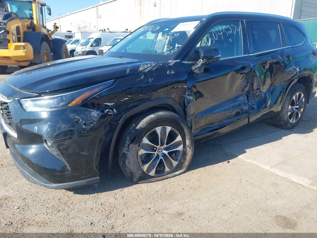 Продажа на аукционе авто 2021 Toyota Highlander Xle, vin: 5TDHZRBH8MS095510, номер лота: 45045279