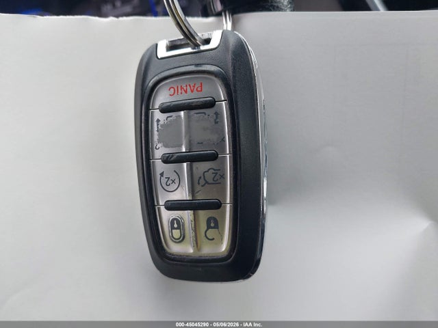 2020 Chrysler Voyager Lxi მანქანა იყიდება აუქციონზე, vin: 2C4RC1DG2LR195833, აუქციონის ნომერი: 45045290
