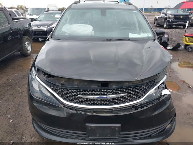2020 Chrysler Voyager Lxi მანქანა იყიდება აუქციონზე, vin: 2C4RC1DG2LR195833, აუქციონის ნომერი: 45045290